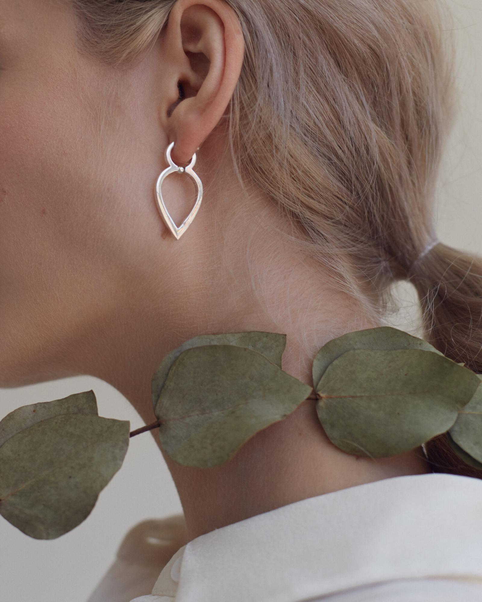 серьги Точки над и