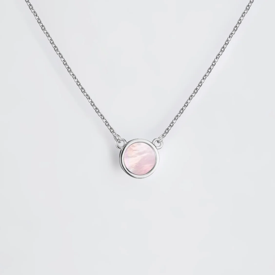 колье с розовым перламутром