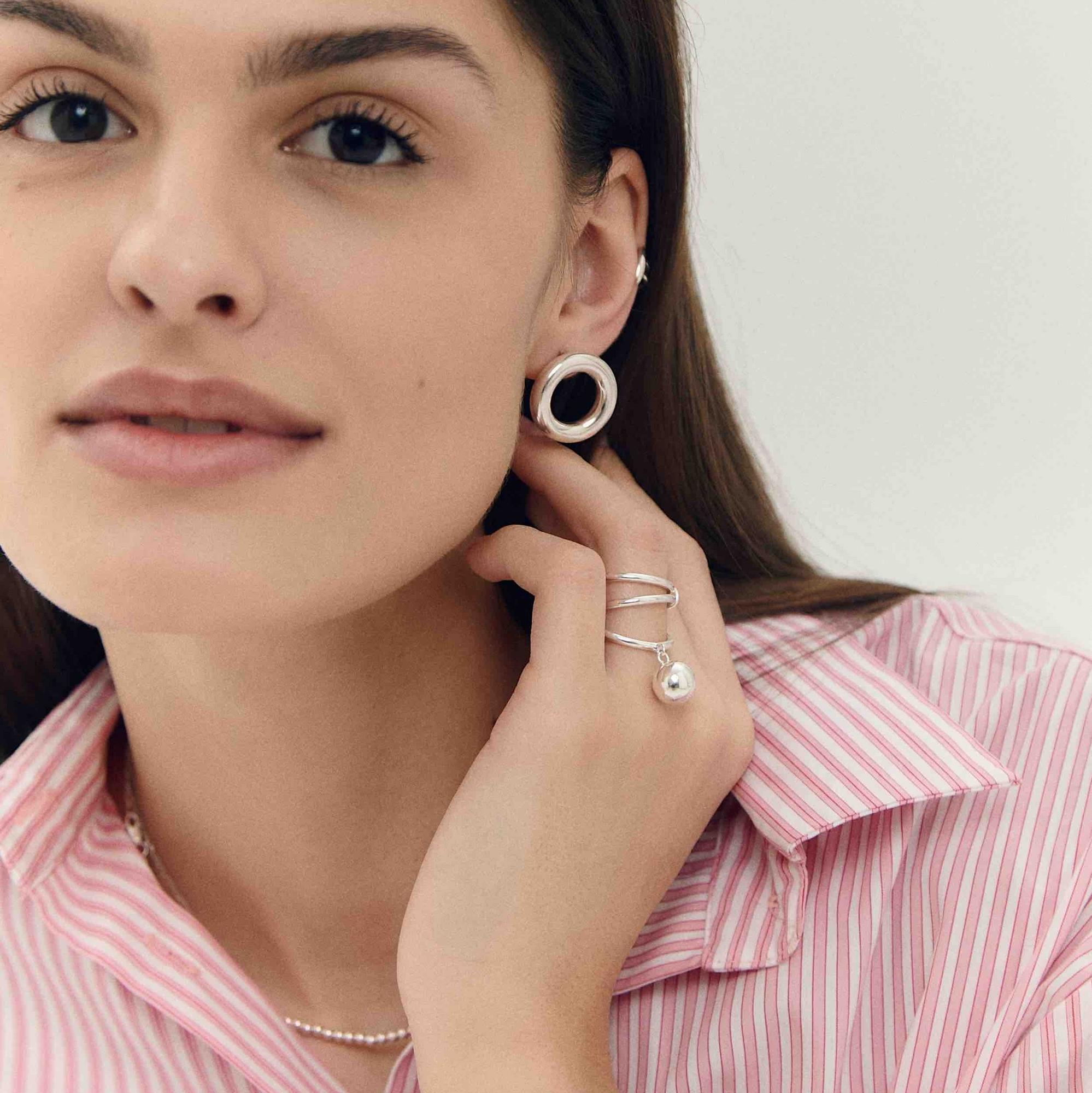 кольцо с подвижным шариком