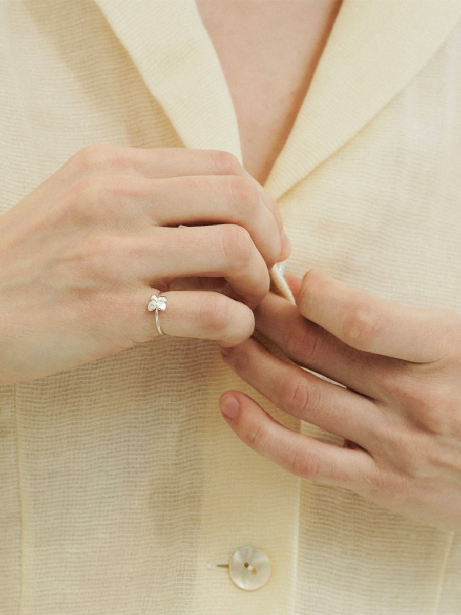 Кольцо Гортензия мини 4 лепестка