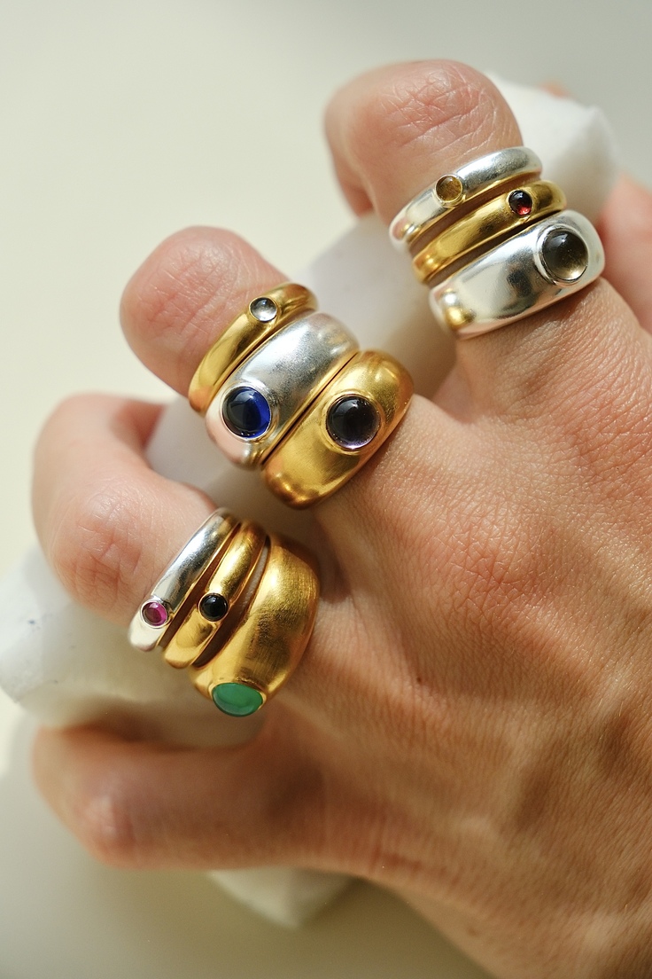 кольцо среднее с камнем серебро