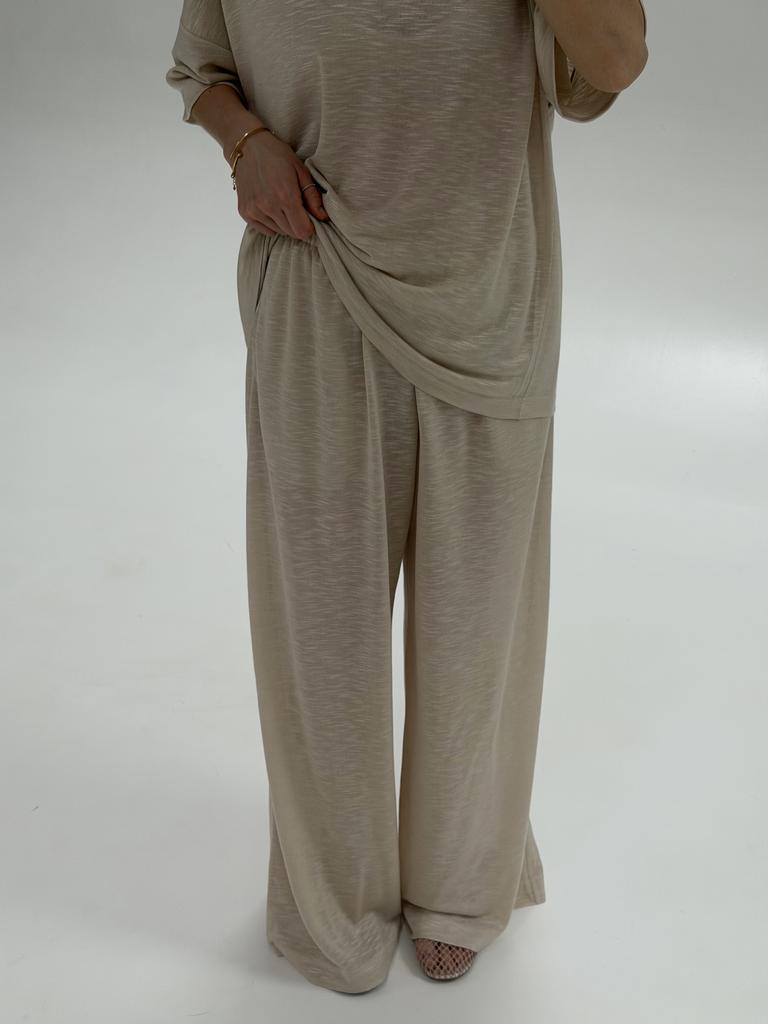 Широкие брюки из невесомого трикотажа,  нюд