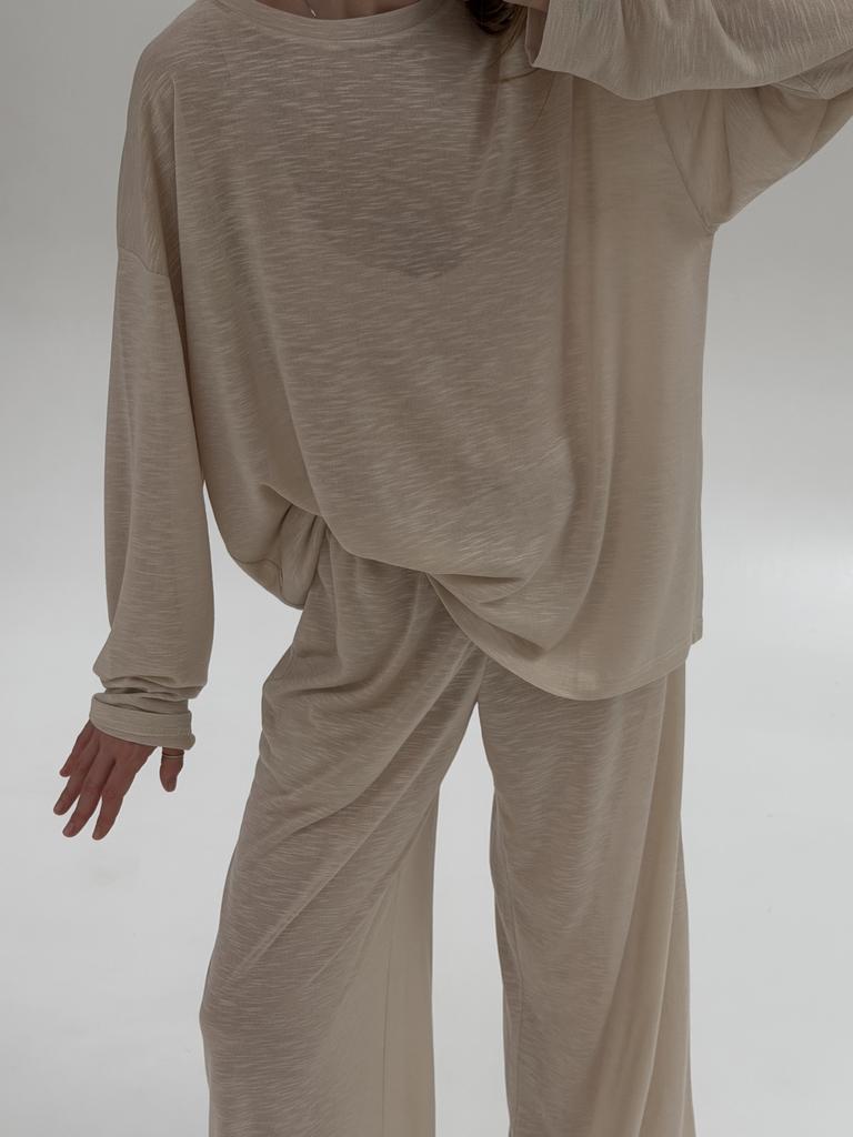 Лонгслив из невесомого трикотажа, нюд