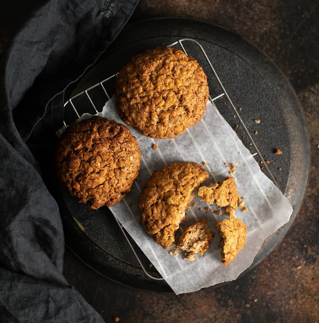 ОВСЯНОЕ ПЕЧЕНЬЕ С ОРЕХАМИ