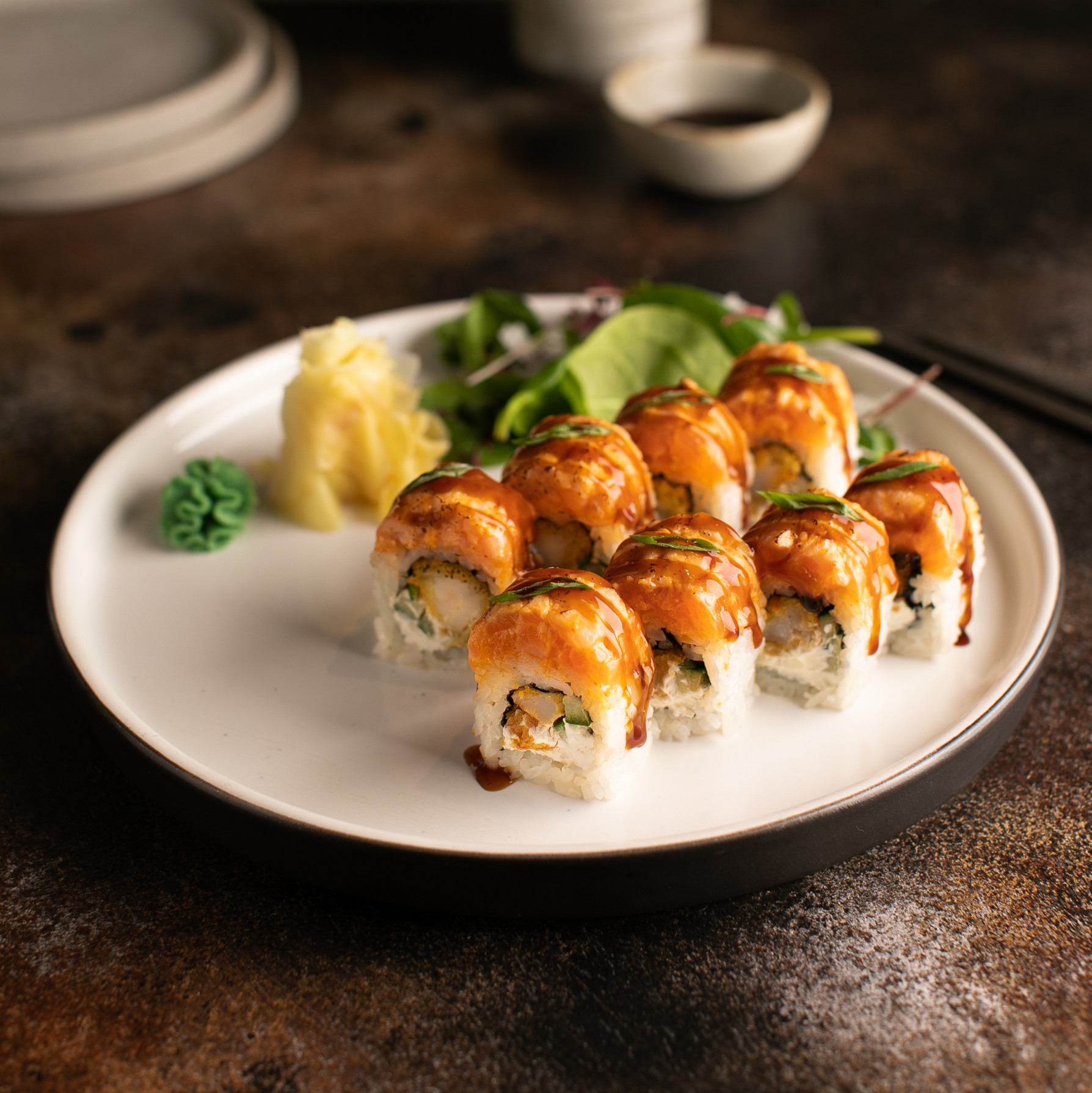 МОСУ РОЛЛ С ОПАЛЕННЫМ ЛОСОСЕМ