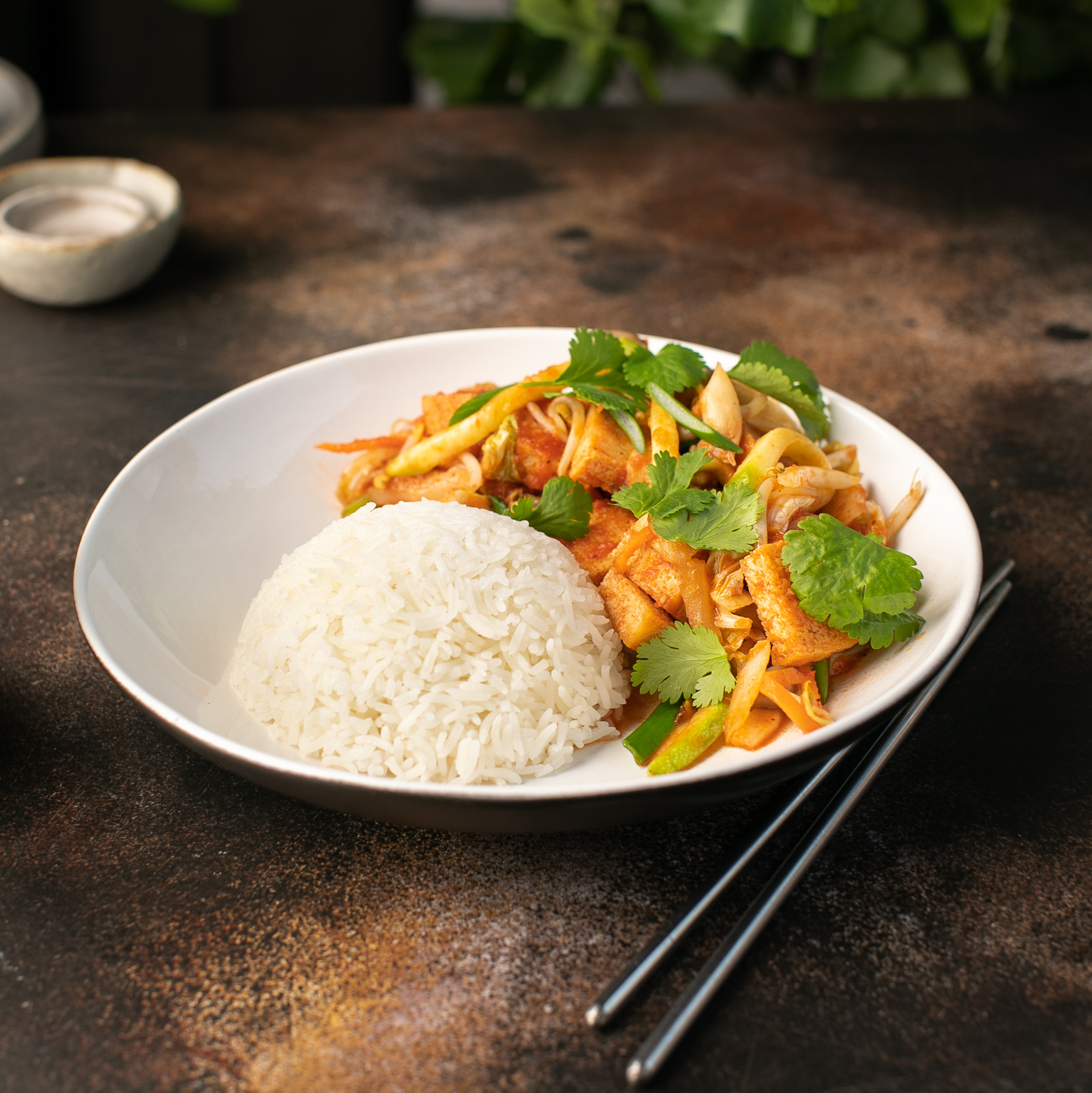 ЖАРЕНЫЙ ТОФУ С ОВОЩАМИ И РИСОМ