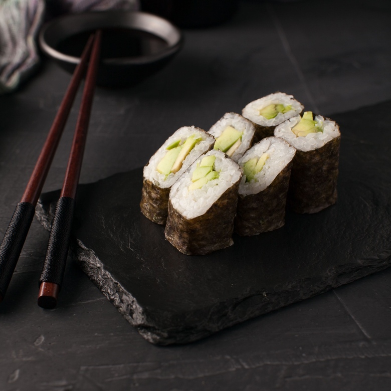 РОЛЛ С АВОКАДО 6шт