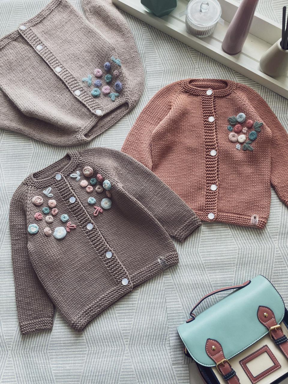 Описание "FLOWER MEADOW CARDI" (Кардиган + вышивка)