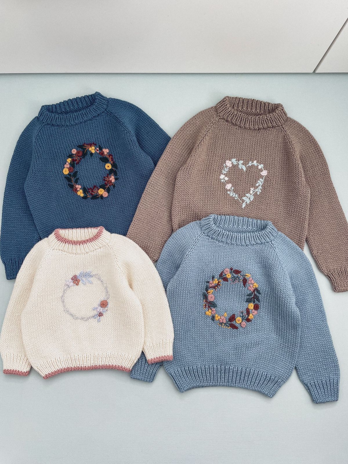 Описание "THE BEST SWEATER" (базовый свитер + вышивки)