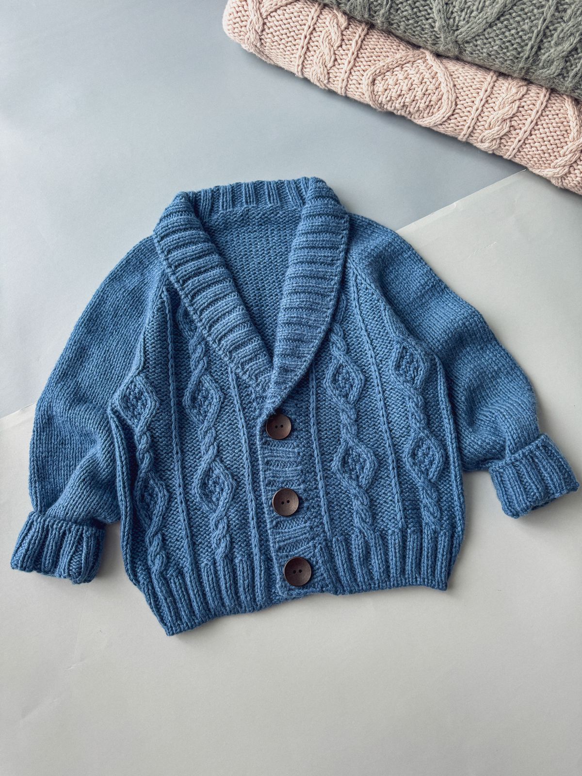 Описание "BRUTAL CARDI"