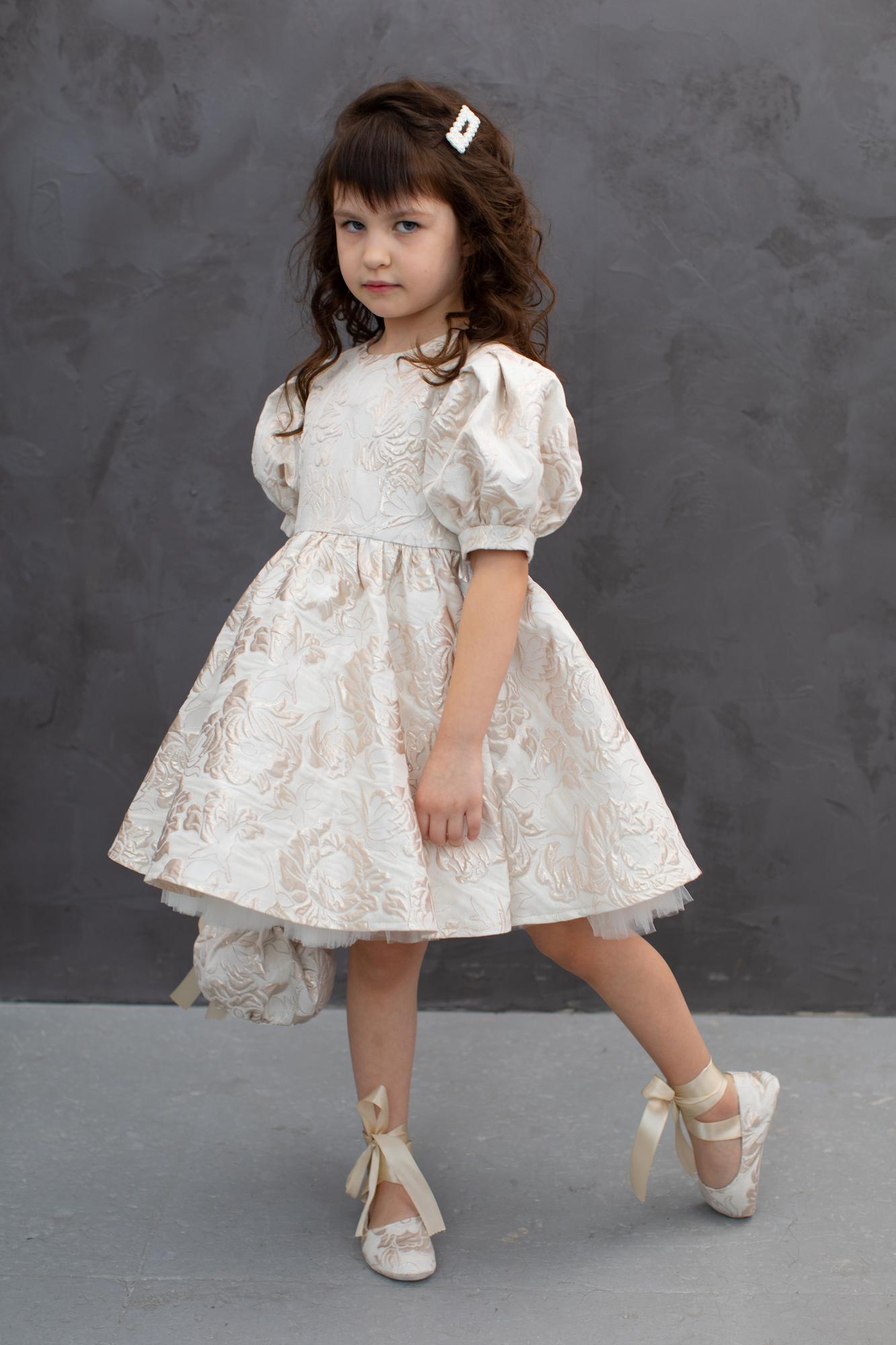 Платье из жаккарда с фатиновой пачкой