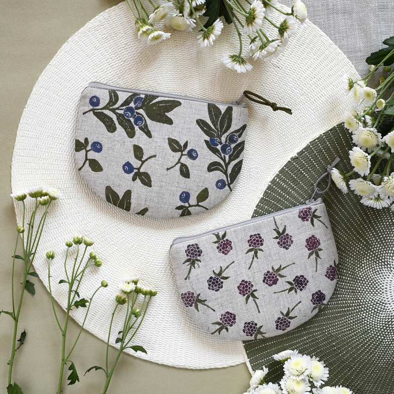 Coin Pouch Blackberries in half moon shape