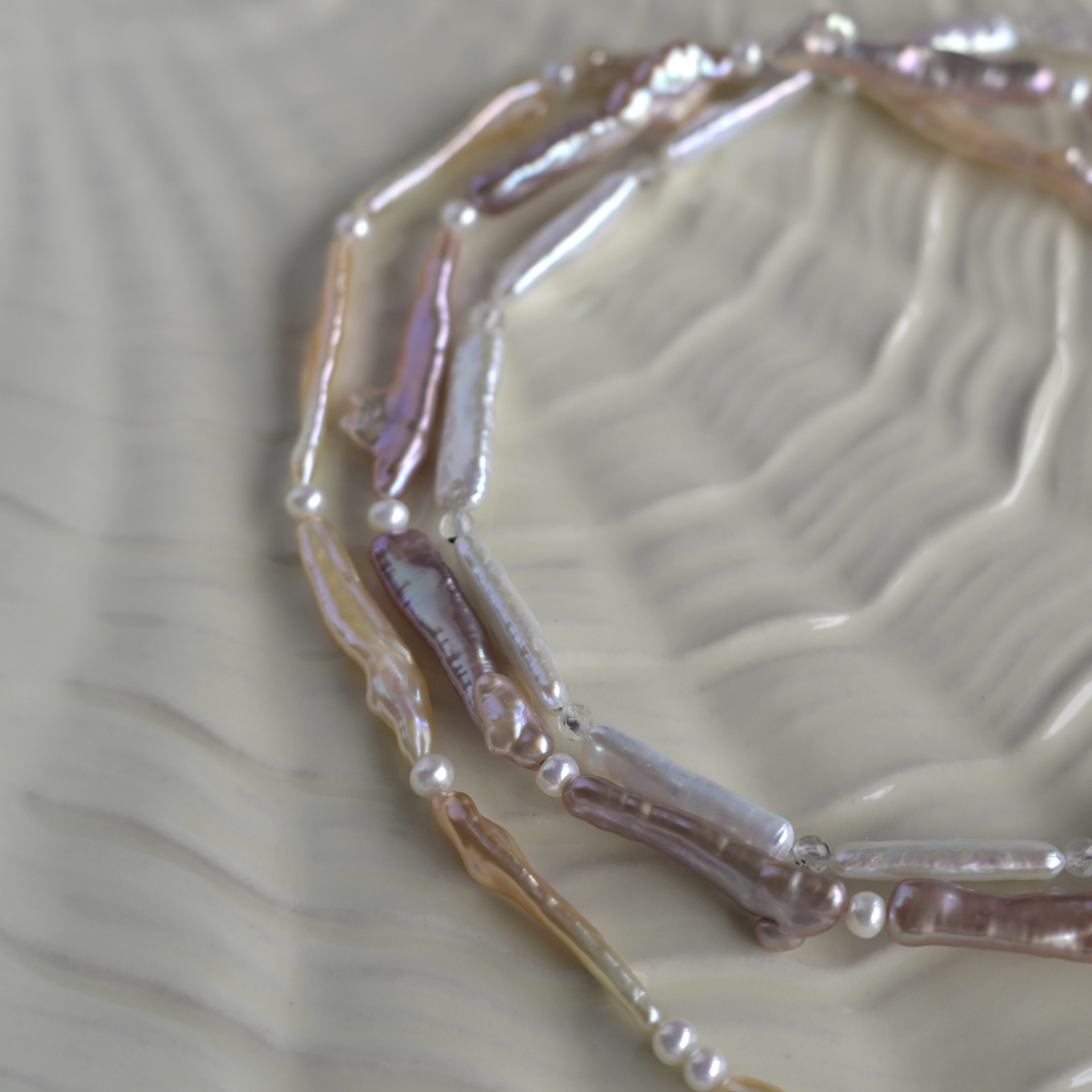 Biva Pearl Choker in Pink