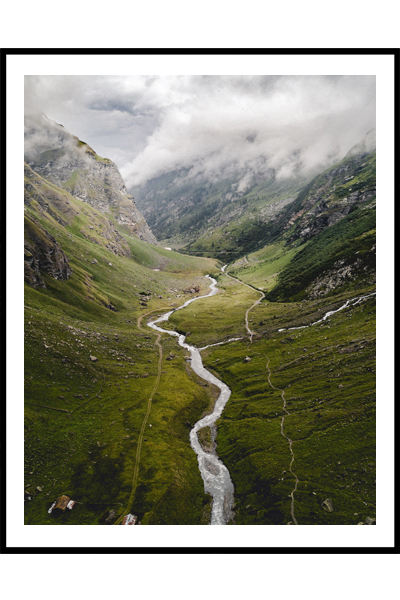 Постер Долина