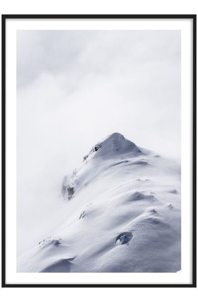 Постер Горы в холодном тумане