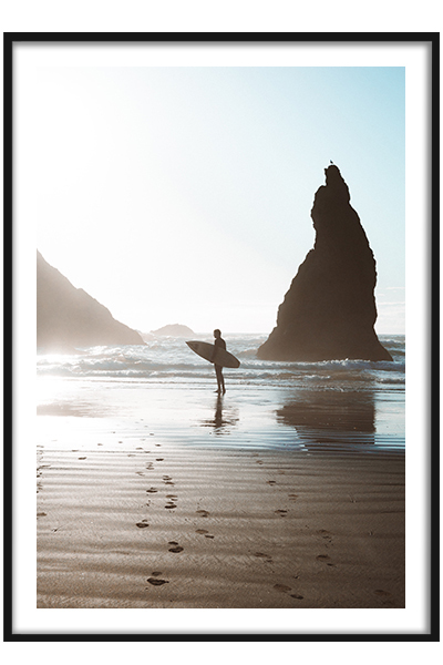 Постер Серфер на берегу