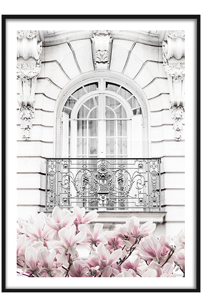 Постер ЦВЕТЕНИЕ МАГНОЛИИ ПОД БАЛКОНОМ