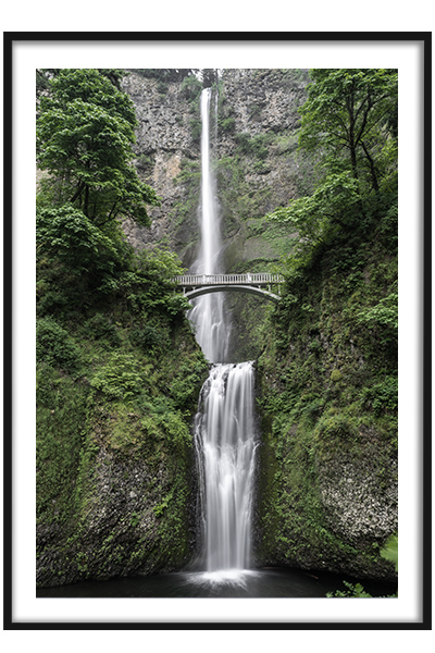 Постер Лесной водопад