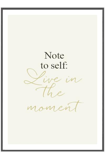 Постер LIVE IN THE MOMENT