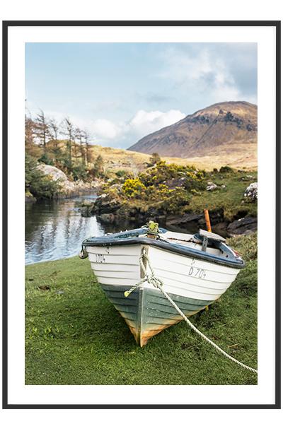 Постер Лодка на берегу