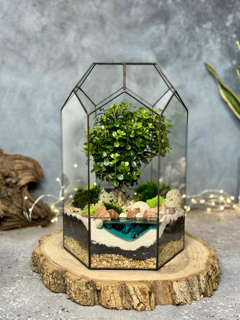 Оазис с мирсиной и озером