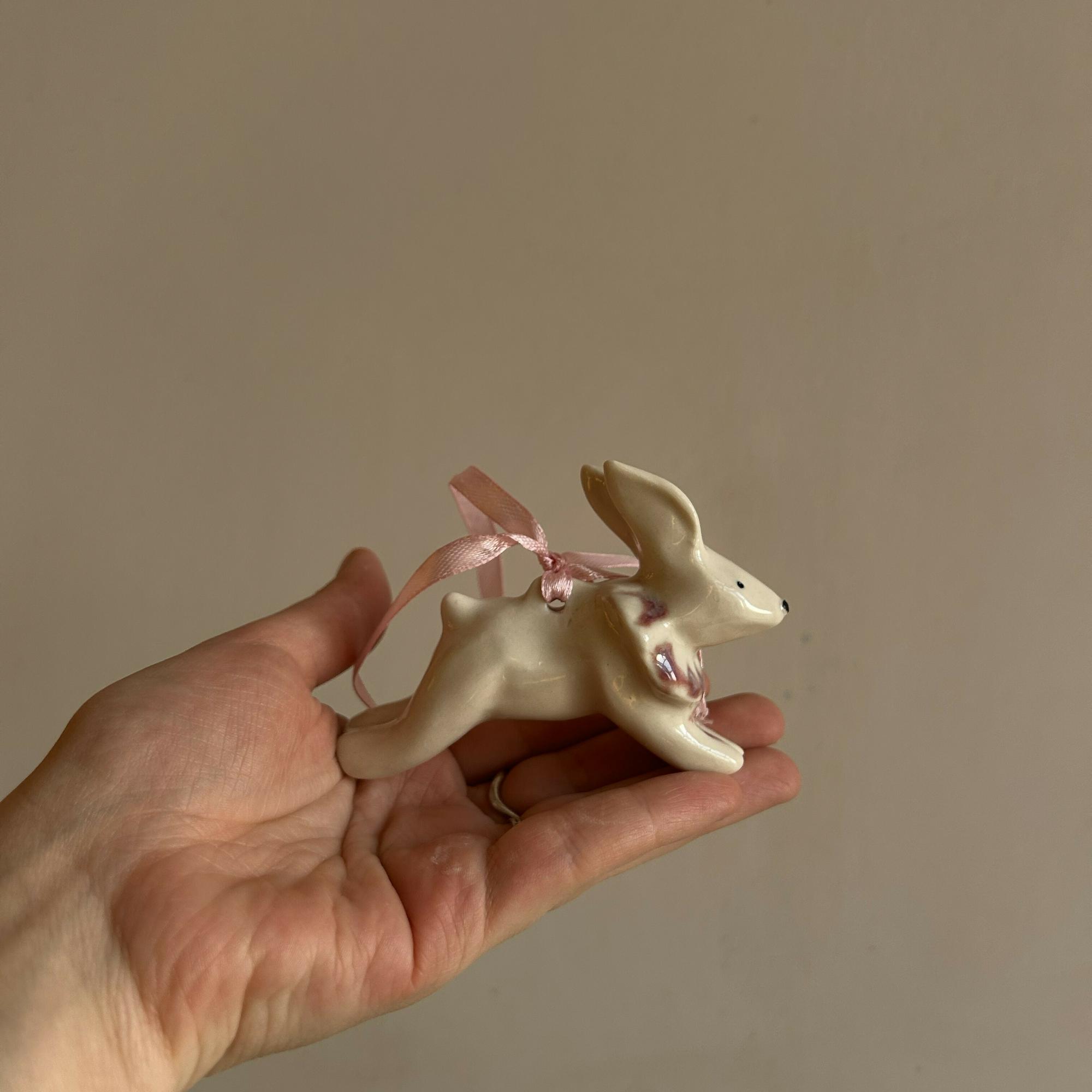 Фарфоровая игрушка Кролик