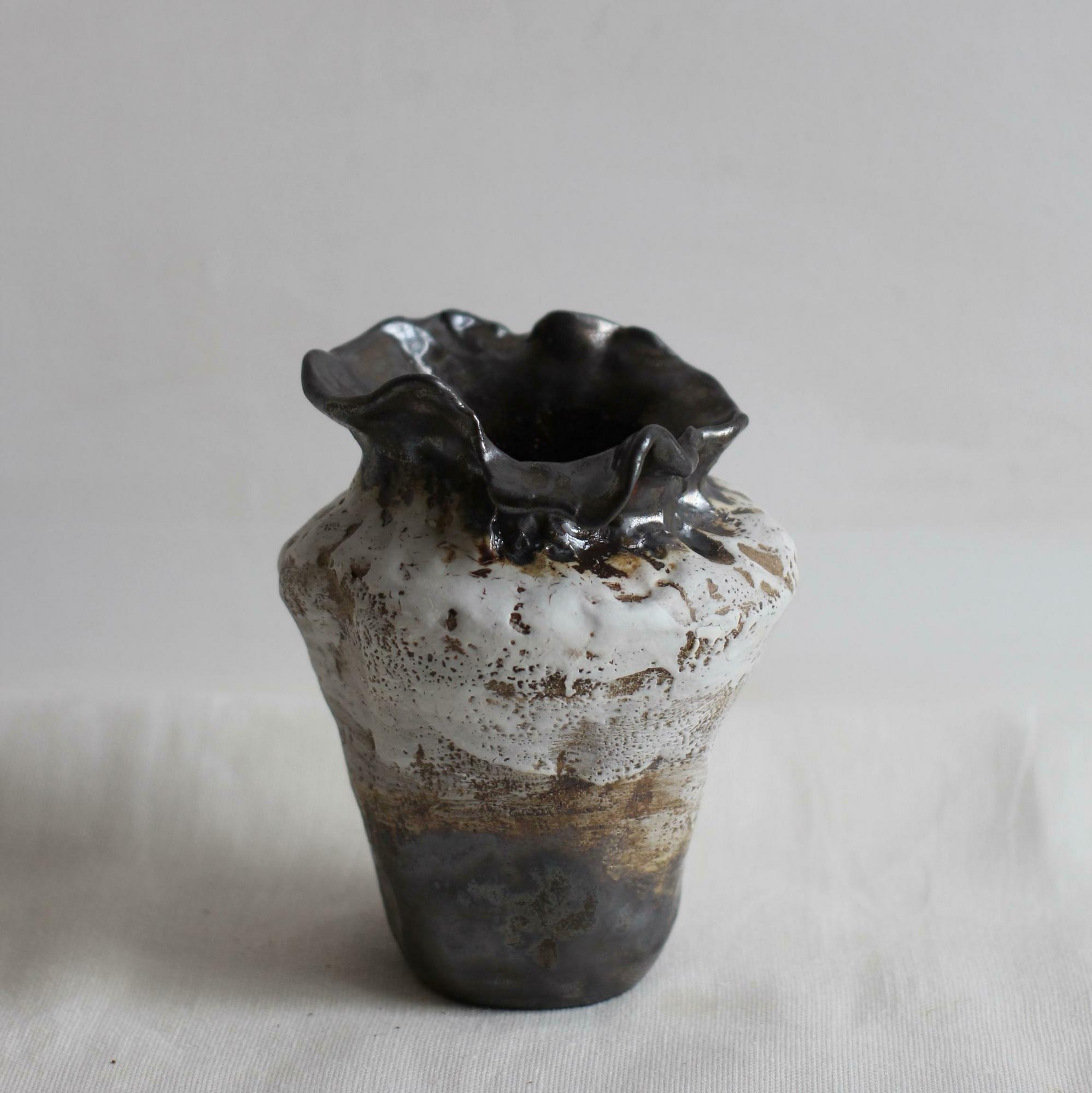 Ваза ПРОБУЖДЕНИЕ малая бронза 16 см