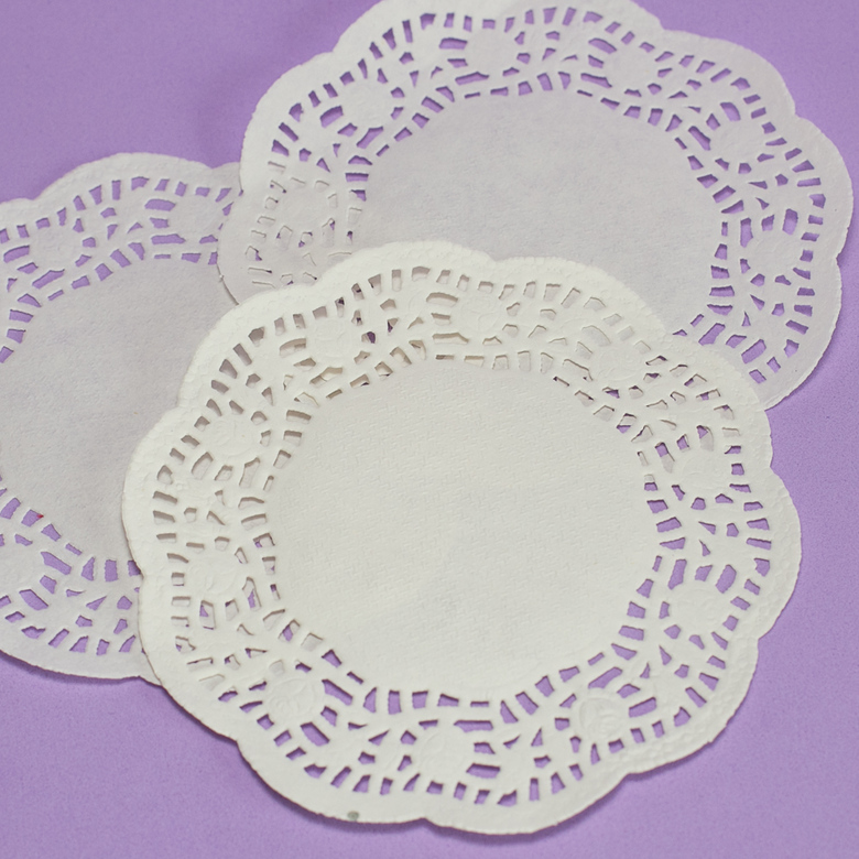 Салфетка бумажная декоративная (размеры разные)