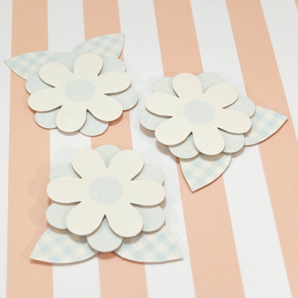 Цветы из картона