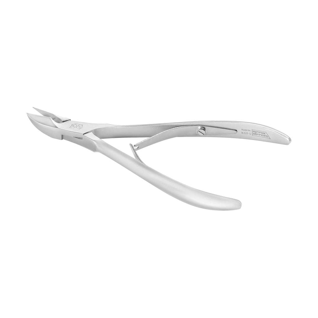 Купите кусачки Nippon Nippers N-07F-12 для кутикулы.