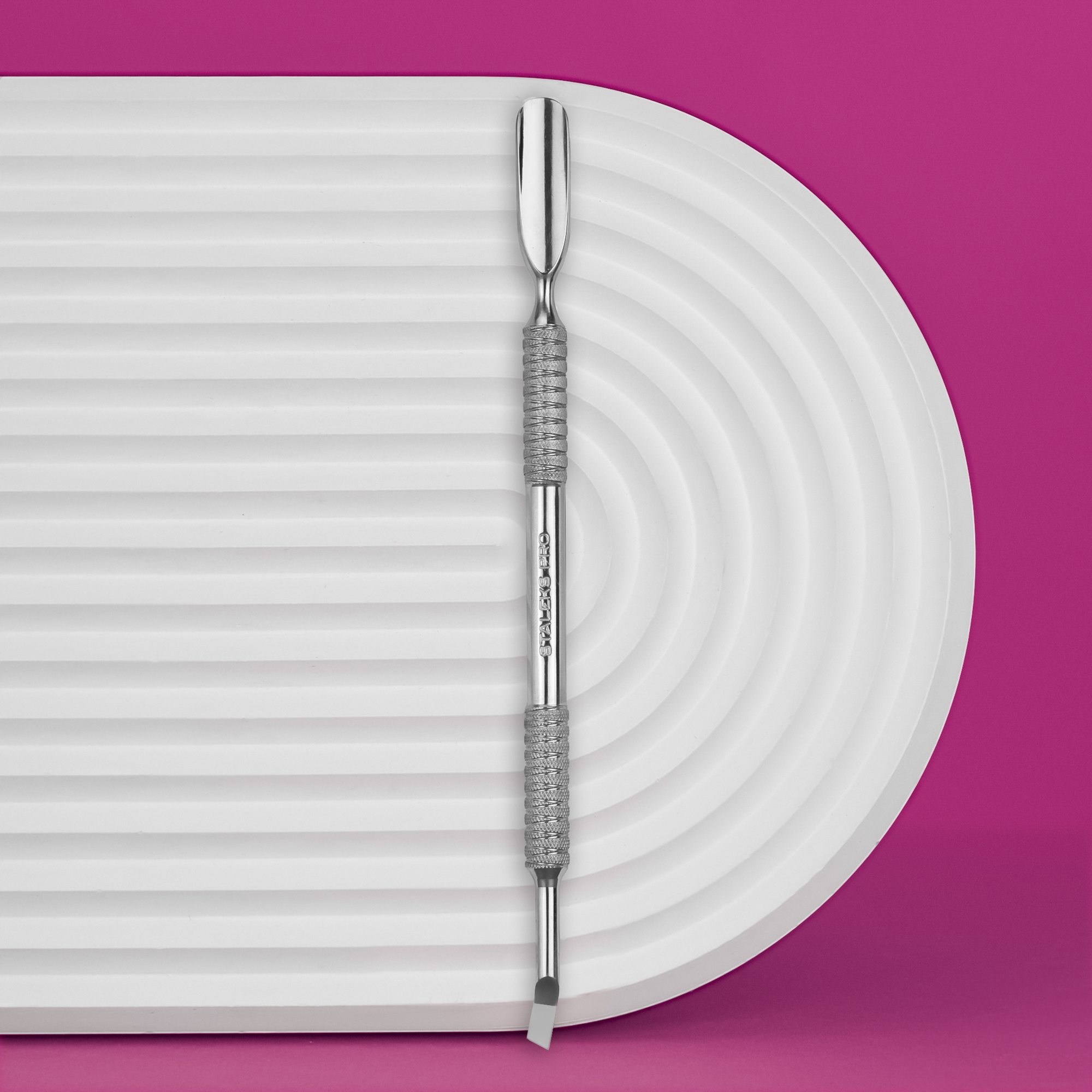 PE-30/4.3 Лопатка маникюрная EXPERT 30 TYPE 4.3 (пушер скругленный широкий + лопасть отогнутая, для левши)