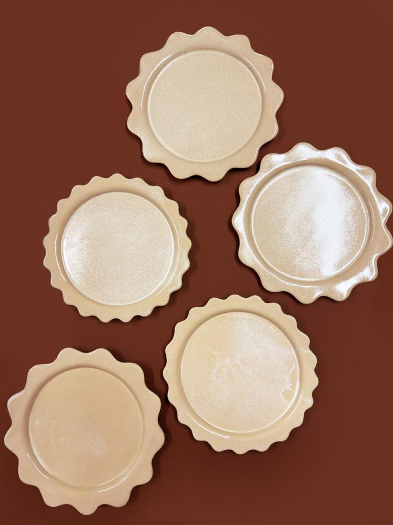 Столовые тарелки Flowers