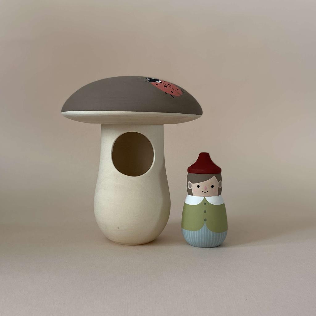 гном Брюква и его домик грибочек