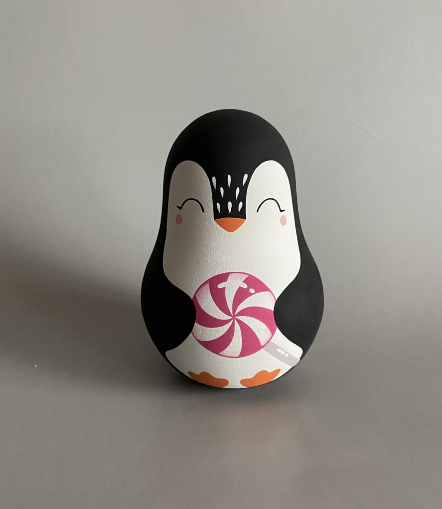 Неваляшка "Пингвин с леденцом"