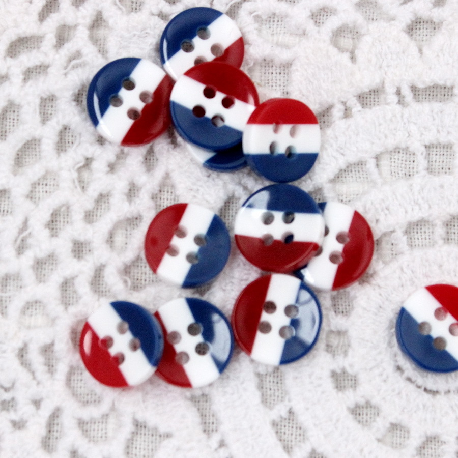 -Пуговицы, Франция