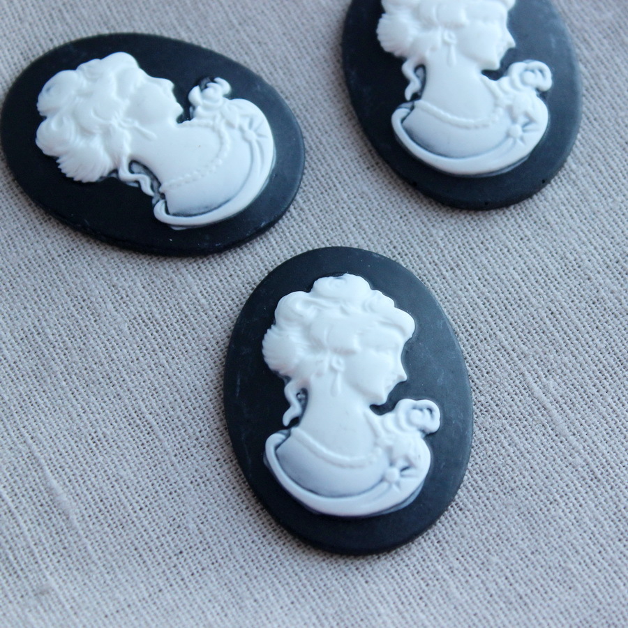 -Камея, дама2