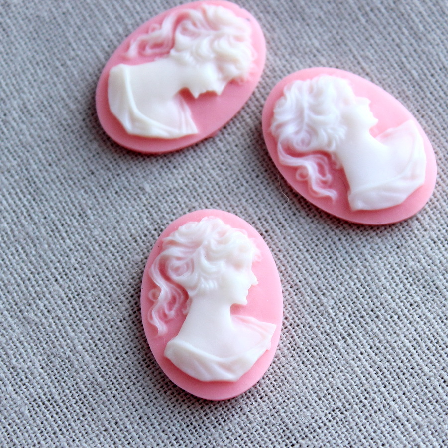 -Камея, дама6