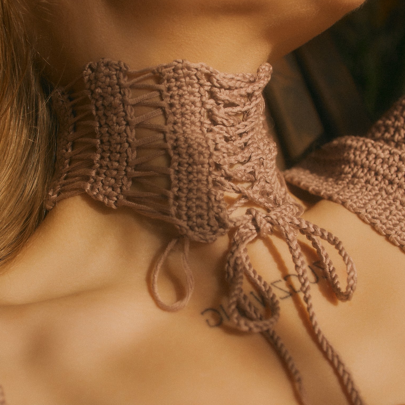 Чокер  Афина