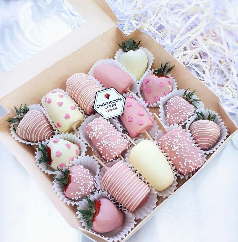 Клубнично-банановое ассорти Нежность