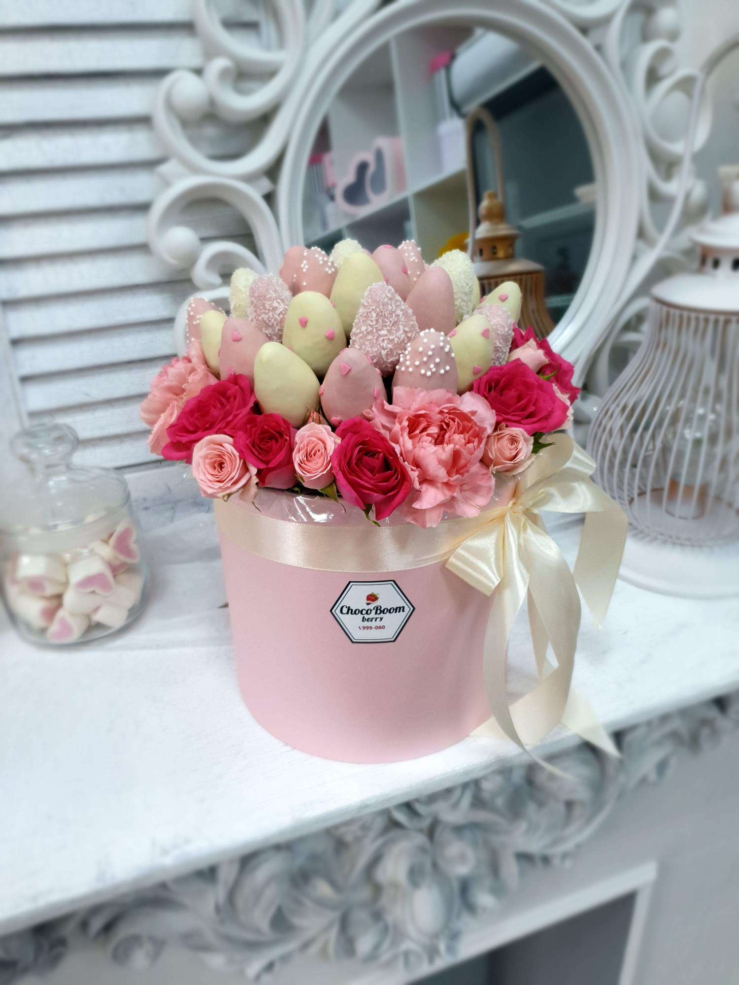 Композиция в шляпной коробке "Очарование"