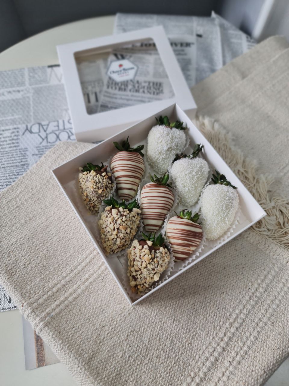 Клубника в шоколаде "Микс"