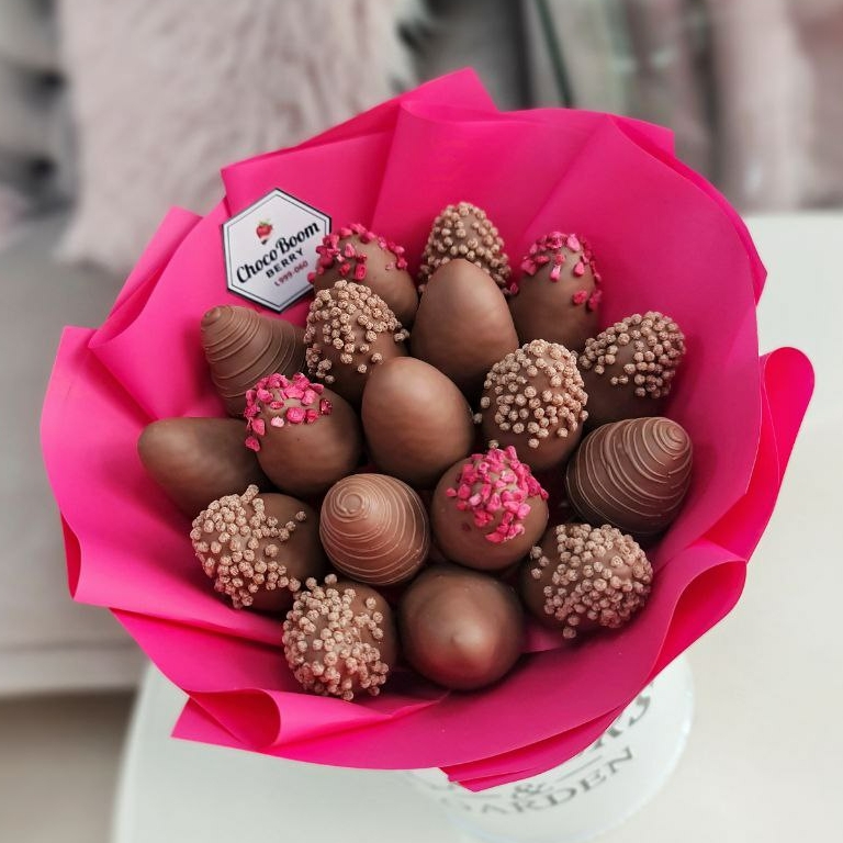 Клубника в шоколаде букет на заказ