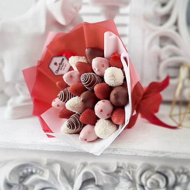 Букет клубничный, цветы с клубникой в шоколаде сургут заказать