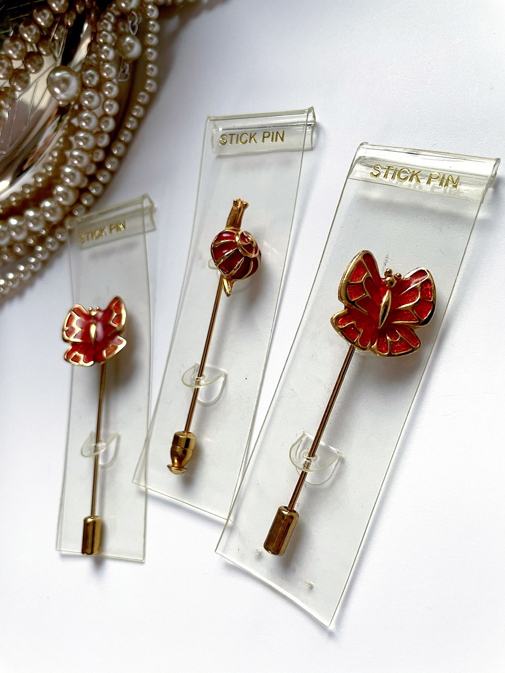 Броши-пины с эмалью