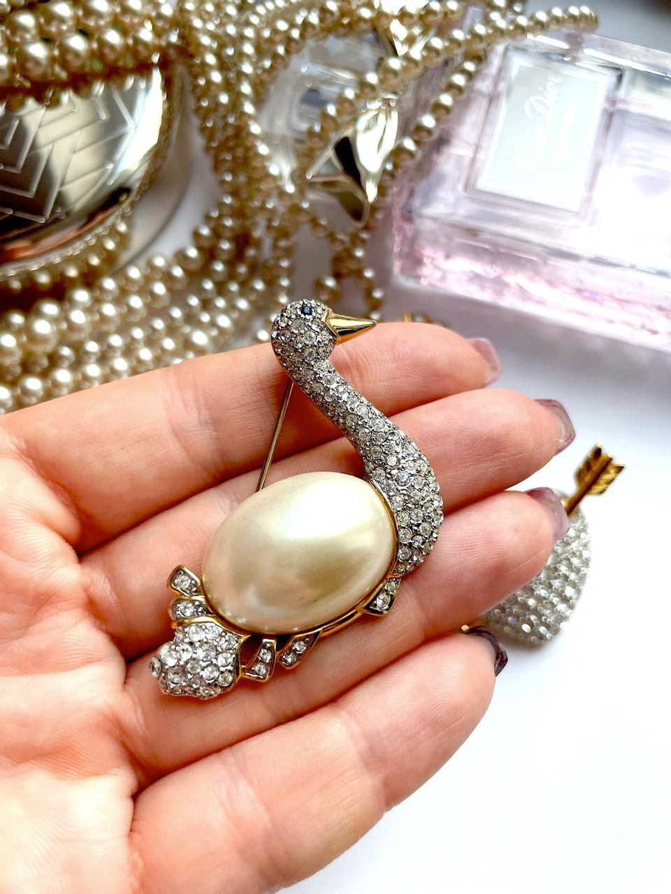 Винтажная брошь лебедь