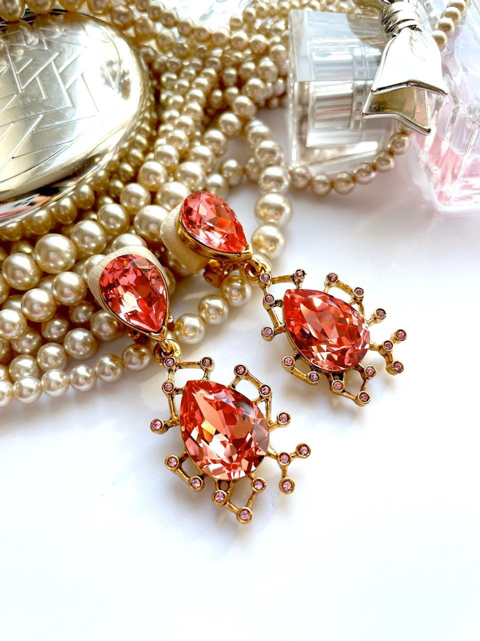 Клипсы с камнями цвета коралла