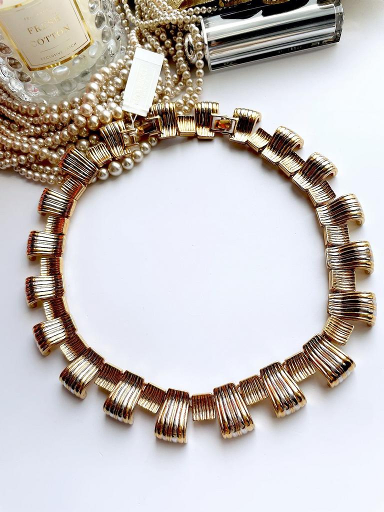 Колье с белым и желтым металлом