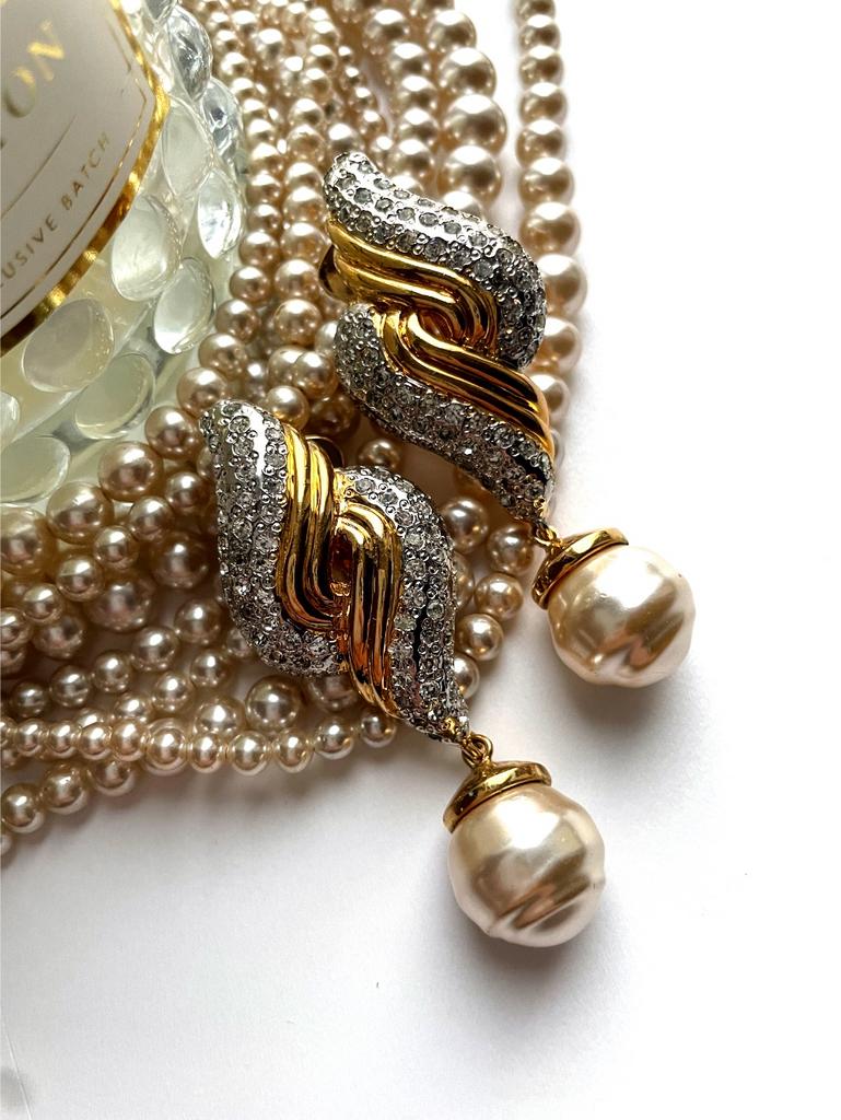 Клипсы с паве и жемчужными подвесками