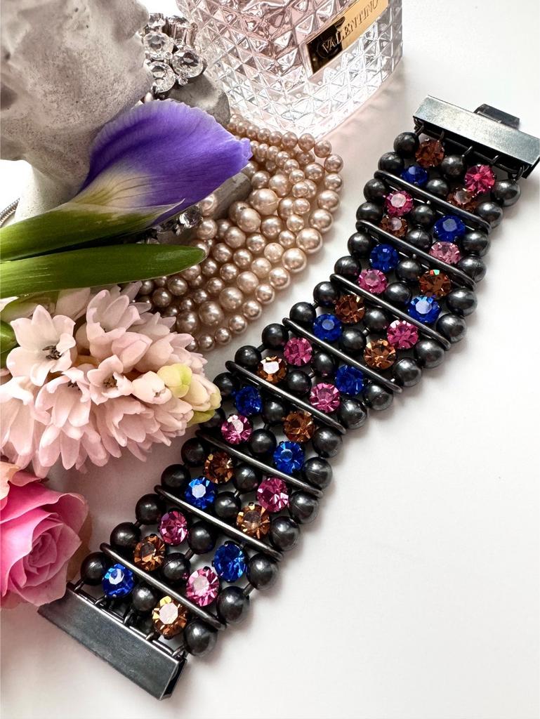 Французский браслет с разноцветными вставками