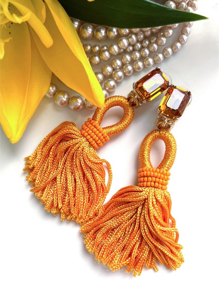 Клипсы-кисти желто-оранжевого цвета